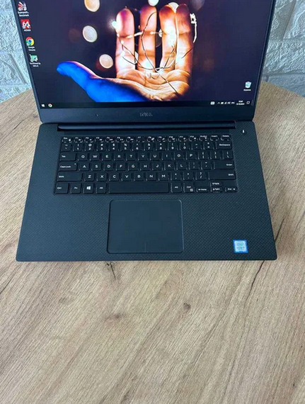 Ноутбук Dell XPS 9560 15,6" FHD IPS i7 7700HQ 16Gb SSD 512Gb GTX 1050 Б/В | Зображення 1