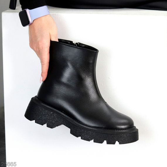 Шикарні зимові лаконічні чорні черевики натуральна шкіра 37