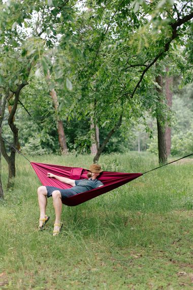 Гамак туристичний Tribe Hammock бордовий, Похідний гамак підвісний для кемпінгу та відпочинку, гамак трайб для пляжу дачі | Зображення 5