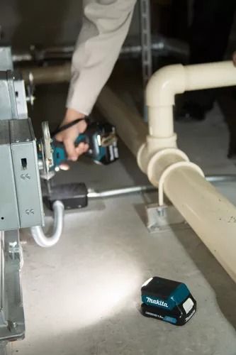 Фонарь светодиодный аккумуляторный Makita DEAML103 (100 лм, CXT, без аккумулятора и зарядного устройства) | Зображення 7