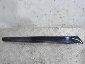 Молдинг багажника задній правий Citroen C4 Picasso 2006-2013 Накладка багажника права Сітроен ц4 Пікассо 9680414180