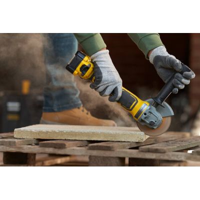 Шлифовальная машина Stanley угловая аккум безщеточная FATMAX,Li-Ion V20, 18В, 2x4Ah, 8000об/мин, 125 мм, кейс (SFMCG700M2K) | Зображення 5