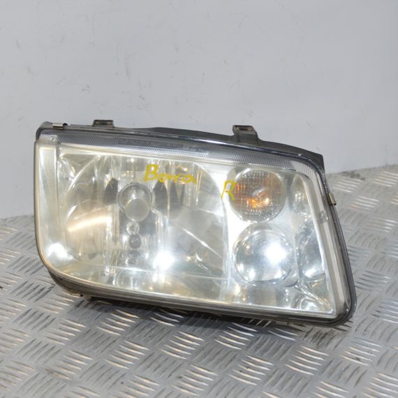 Фара права Volkswagen Bora I 1998-2005 Фара передня права Фольксваген Бора 1 1J5941016BE