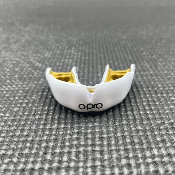 Капа OPRO Instant взрослая (возраст 11+) White/Gold (art.102520006) | Зображення 2