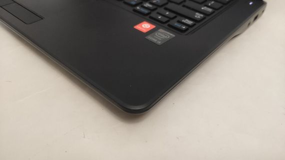 Ноутбук Dell Latitude E7450 / 14" (1366x768) TN / Intel Core i5-5300U (2 (4) ядра по 2.3 - 2.9 GHz) / 8 GB DDR3 / 180 GB SSD / Intel HD Graphics 5500 / WebCam б/у | Зображення 5