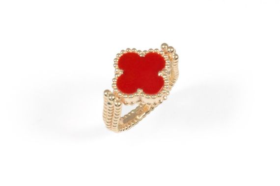 Кольцо из желтого золота с коралом и бриллиантом 16