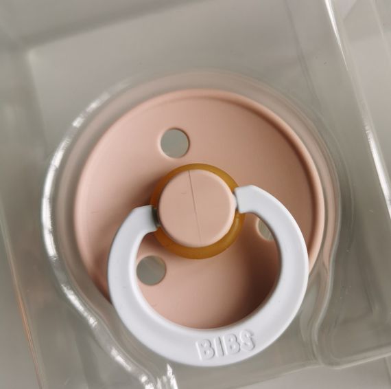 Соска пустушка Bibs Colour 0 — 6 міс нічна Blush Glow | Зображення 1