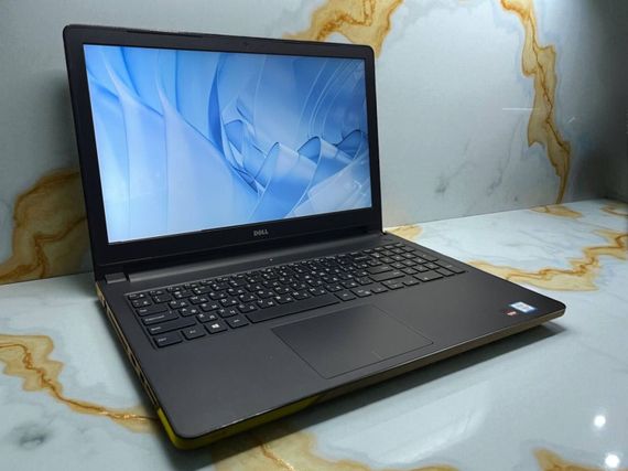 Игровой ноутбук Dell Inspiron 15-5559 (P51F) / 15.6" (1366х768) TN / Intel Core i7-6500U (2 (4) ядра по 2.5 - 3.1 GHz) / 8 GB DDR3 / 256 GB SSD / AMD Radeon R5 M335, 4 GB DDR3, 64-bit / WebCam б/у | Зображення 1