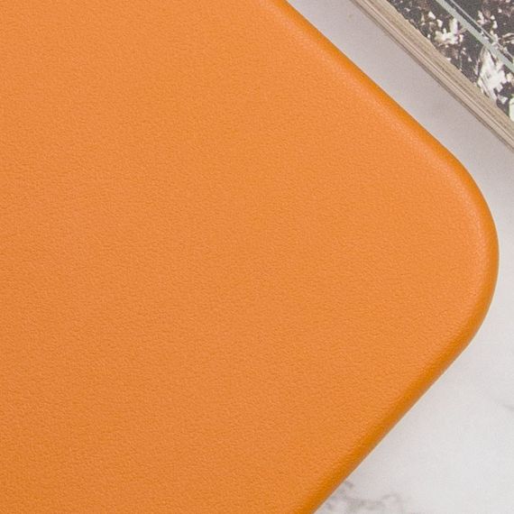 Шкіряний чохол Leather Case (AAA) with MagSafe and Animation для Apple iPhone 14 Pro (6.1") Golden Brown | Зображення 2