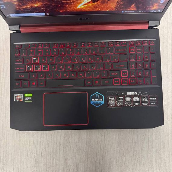 Игровой ноутбук Acer Nitro 5 AN515-43 / 15.6" (1920x1080) IPS / AMD Ryzen 5 3550H (4 (8) ядра по 2.1 - 3.7 GHz) / 8 GB DDR4 / 512 GB SSD / nVidia GeForce GTX 1650, 4 GB GDDR6, 128-bit / WebCam б/у | Зображення 2