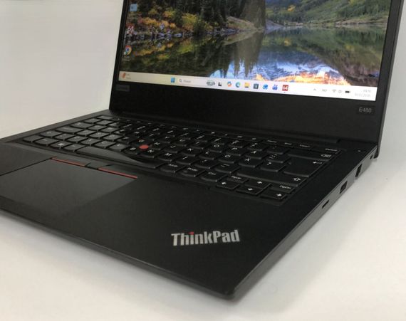 Ноутбук Б-класс Lenovo ThinkPad E480 / 14" (1920x1080) IPS / Core i7-8550U (4 (8) ядра по 1.8 - 4.0 GHz) / 8 GB DDR4 / 256 GB SSD / Radeon RX 550, 2 GB GDDR5,/ WebCam / Win 10 Home  б/у + Подарок Флешка Kingston 64GB | Зображення 8