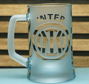 Подарунковий пивний келих 670 мл з гравіюванням логотипу ФК Інтер Inter Football Club