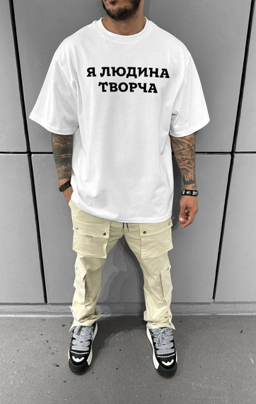 Футболка з мерчем