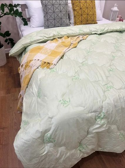 Ковдра двоспальна стьобана зимова з бамбукового волокна Leri Max 21532 175х210 см салатова | Зображення 1