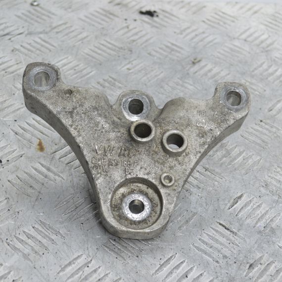 Кронштейн кріплення двигуна Skoda Fabia 2000-2007 1.4 16V передній верхній Шкода Фабія 6Q0199185P