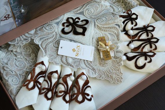 Льняная скатерть с ранером Selin Cinar Set 160×300+12 салфеток кремовая | Зображення 3