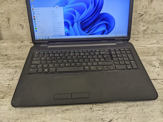 Ноутбук Dell 17.3  8/128 SSD Intel HD | Зображення 1