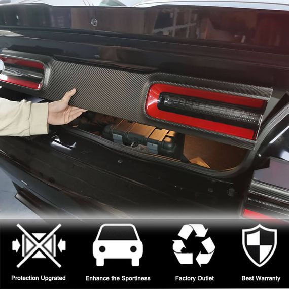 Накладка на крышку багажника (2015-2023, Карбон) для Dodge Challenger | Зображення 1