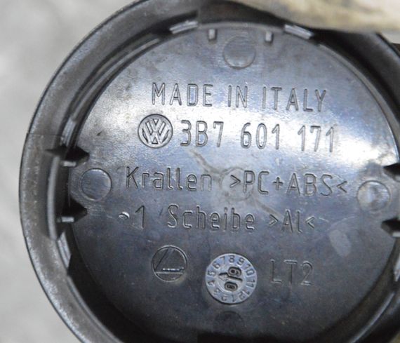 Ковпачок диска колеса Volkswagen Passat Golf Jetta 2003-2024 Заглушка на диск Фольксваген 3B7601171 | Зображення 3