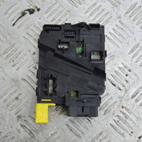 Блок підрульових перемикачів Volkswagen Golf V Caddy III 2003-2015 Блок підрульовий Фольксваген 1K0953549F