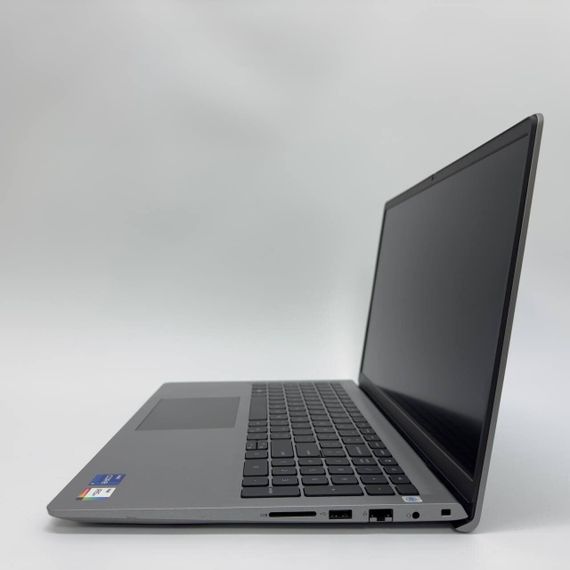 Ультрабук Dell Latitude 5530 / 15.6" (1920x1080) IPS / Intel Core i7-1355U (10 (12) ядер по 3.7 - 5.0 GHz) / 16 GB DDR4 / 256 GB SSD / Intel Iris Xe Graphics / WebCam б/у + Подарок Мышка и коврик | Зображення 4