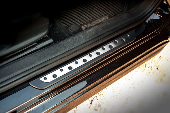 Накладки на пороги (Dotline, 4 шт., нержавейка) для Volkswagen Passat B6 2006-2012 гг