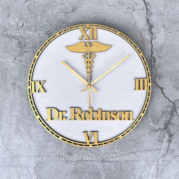 Іменний настінний годинник для лікаря з дерева Подарунок медику або медсестрі | Зображення 5