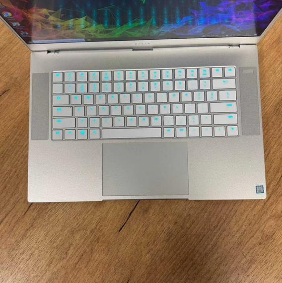 Ноутбук Razer Blade 15 Silver 144Hz i7 9750H 16GB SSD 512GB RTX 2070 MaxQ Б/В | Зображення 2