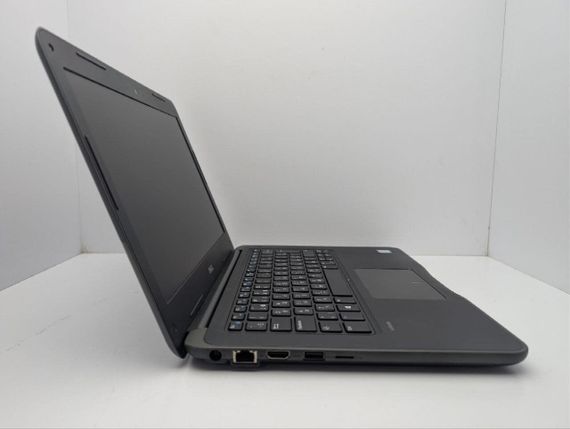 Ноутбук Dell Latitude 3380 / 13.3" (1366x768) TN / Intel Core i3-6006U (2 (4) ядра по 2.0 GHz) / 8 GB DDR4 / 120 GB SSD / Intel HD Graphics 520 / WebCam б/у | Зображення 3
