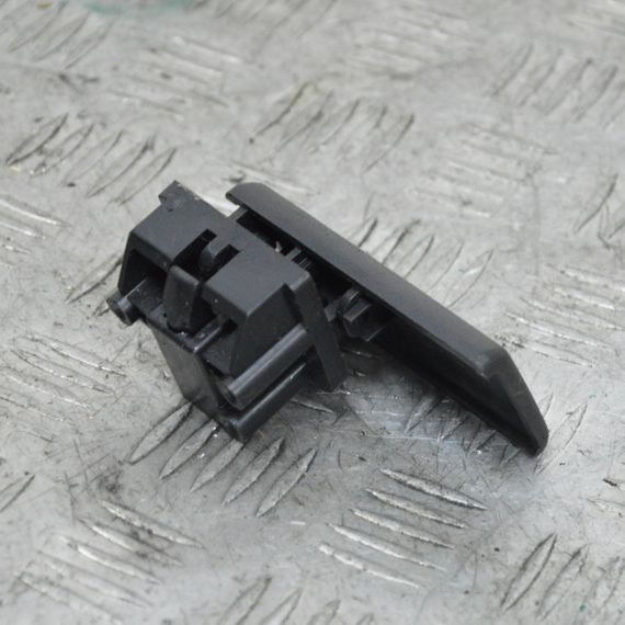 Ручка відкриття бардачка Mazda 5 2005-2010 Ручка бардачка Мазда 5 C23564090A | Зображення 2