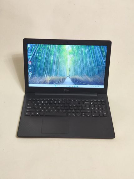 Ультрабук Dell Inspiron 3593 / 15.6" (1366x768) TN Touch / Intel Core i7-1065G7 (4 (8) ядра по 1.3 - 3.9 GHz) / 8 GB DDR4 / 256 GB SSD / Intel Iris Plus Graphics / WebCam б/у | Зображення 1