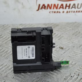 Блок моторчика склопідйомника передній правий Volkswagen Golf V Caddy III 2003-2015 Фольксваген 1K0959792C