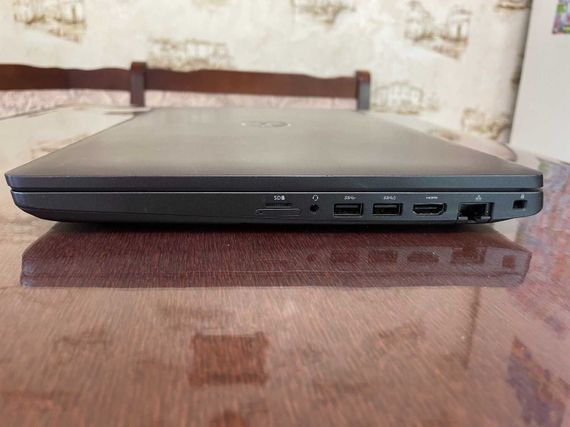 Мобильная рабочая станция Dell Precision 3541 / 15.6" (1920x1080) IPS / Intel Core i7-9750H (6 (12) ядер по 2.6 - 4.5 GHz) / 16 GB DDR4 / 256 GB SSD / nVidia Quadro P620, 4 GB GDDR5, 128-bit / WebCam б/у | Зображення 5