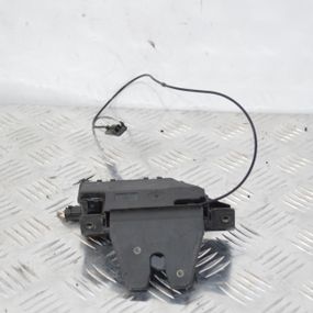 Замок кришки багажника BMW E60 E81 E87 E90 E91 E92 2004-2013 Замок багажника БМВ е60 е87 е90 7840617