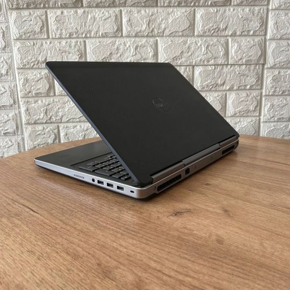 Мобильная рабочая станция Б-класс Dell Precision 7510 / 15.6" (1920x1080) IPS / Intel Core i5-6300HQ (4 ядра по 2.3 - 3.2 GHz) / 8 GB DDR4 / 256 GB SSD / AMD FirePro W5170M, 2 GB GDDR5, 128-bit / WebCam б/у | Зображення 5