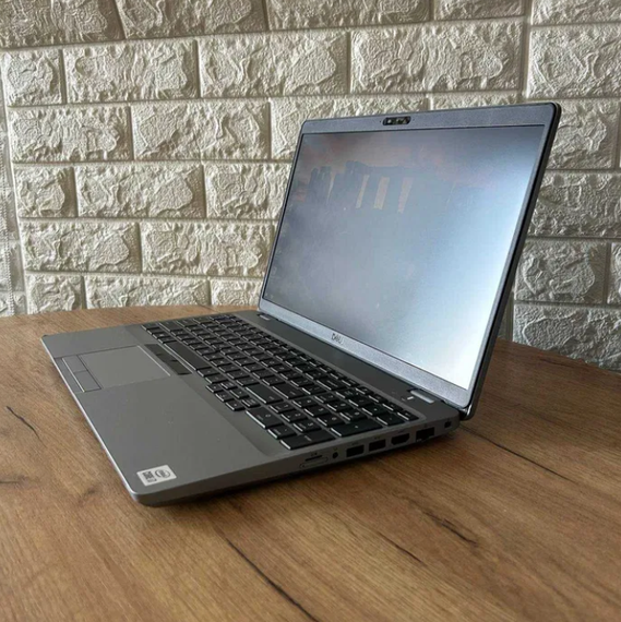 Ноутбук Dell Latitude 5511 15,6" HD i7 10750H 16Gb SSD 512Gb NVidia MX250  Б/В | Зображення 2