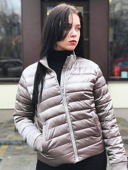 Курточка жіноча