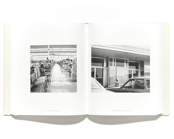 Книга для фотографів American Silence: The Photographs of Robert Adams подарункові книги найкращі фотографи світу | Зображення 3