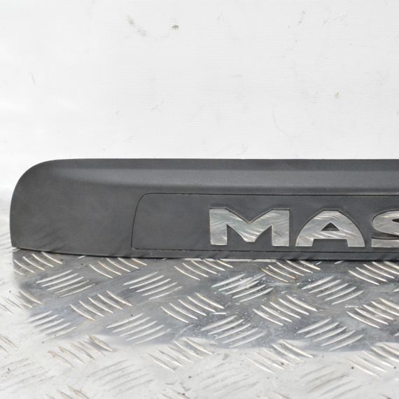 Підсвічування номерного знака Renault Master III 2014-2024 Накладка підсвічування номера Рено Мастер 3 265126583R 265122605R | Зображення 1