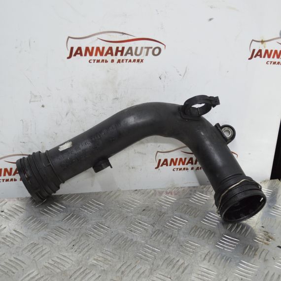 Патрубок інтеркулера 1.9 TDI Volkswagen Golf 2005-2014 Трубка інтеркулера Фольксваген Гольф 1K0145770D