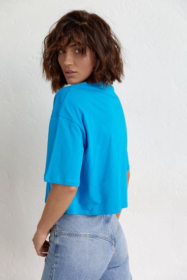 Укорочена жіноча футболка з вишитими літерами - синій цвет, L/XL (є розміри) | Зображення 1