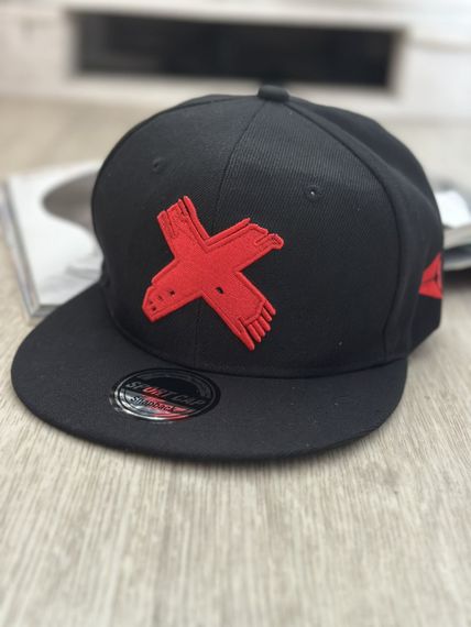 Кепка снепбек (Snapback) с крестиком Черный с красным 56-61р  (9057)