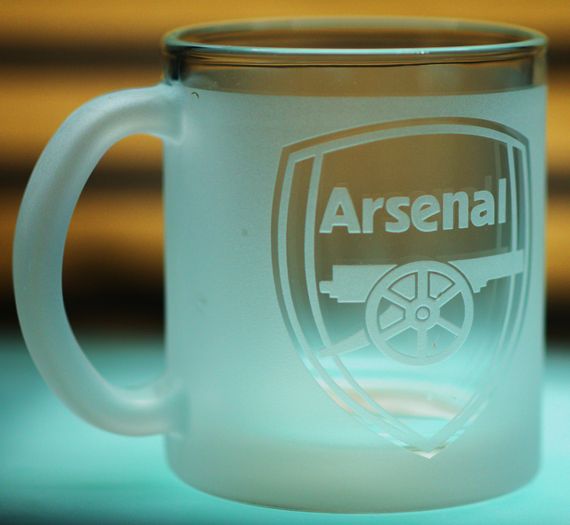 Скляна чашка 320 мл ФК  Арсенал Arsenal з гравіюванням подарунок для фаната  футбольна кружка | Зображення 1