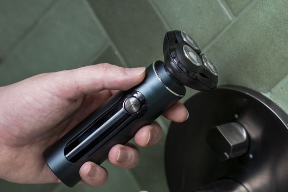 Електробритва Adler AD 2940 роторна акумуляторна 3 в 1 з насадками і тримером USB | Зображення 2