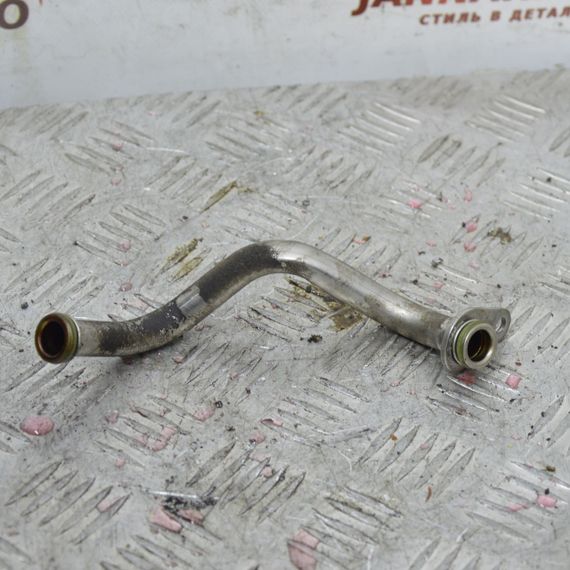 Зливна трубка турбіни 1.0 TFSI Audi A1 Трубка зливу масла Ауді а1 04C145735A