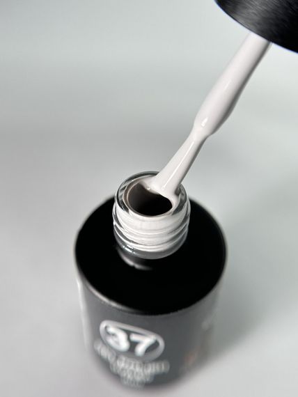 Гель лак Bee Nails 37, 8мл