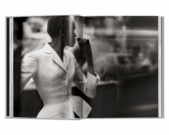 Книга про колекції Діор Peter Lindbergh. Dior. 40th Ed. історія моди з ілюстраціями | Зображення 4
