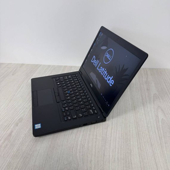 Ультрабук Б-клас Dell Latitude 5480 / 14" (1920x1080) IPS / Intel Core i7-7820HQ (4 (8) ядра по 2.9 - 3.9 GHz) / 8 GB DDR4 / 128 GB SSD M.2 / nVidia GeForce 930MX, 2 GB DDR3, 64-bit / WebCam б/в | Зображення 4