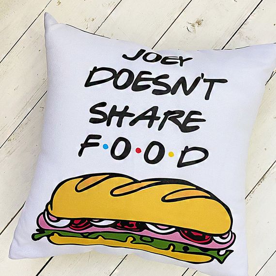 Подушка габардинова з принтом Joey doesn't share food 40x40 см (4P_DR011)