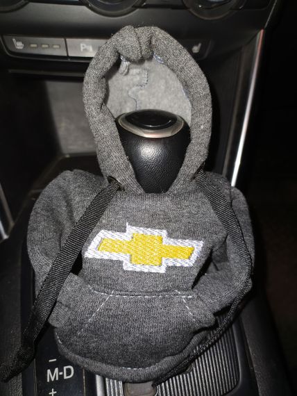 Чехол кофта Худи аксессуар на КПП Car Hoodie Шевроле Chevrolet серый подарок автомобилисту 10070